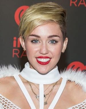 Miley Cyrus Body Measurements Bra Size Weight Height Shoe。